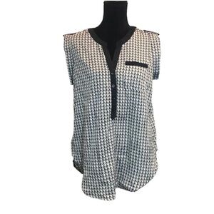 Antilia Femme Black & White Herringbone Short Sleeve Blouse